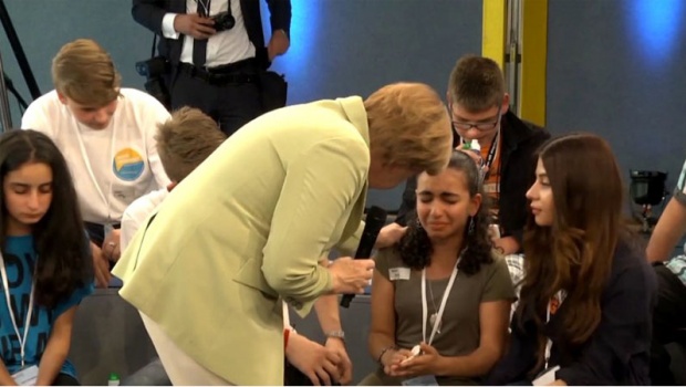 Angela Merkel rasplakala malu Palestinku